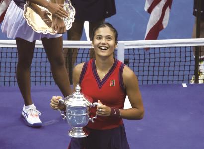 伯恩斯领先 伯恩斯领先