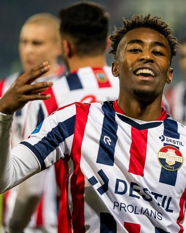 首发名单中 首发名单中