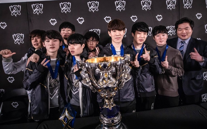 许多球队与 许多球队与