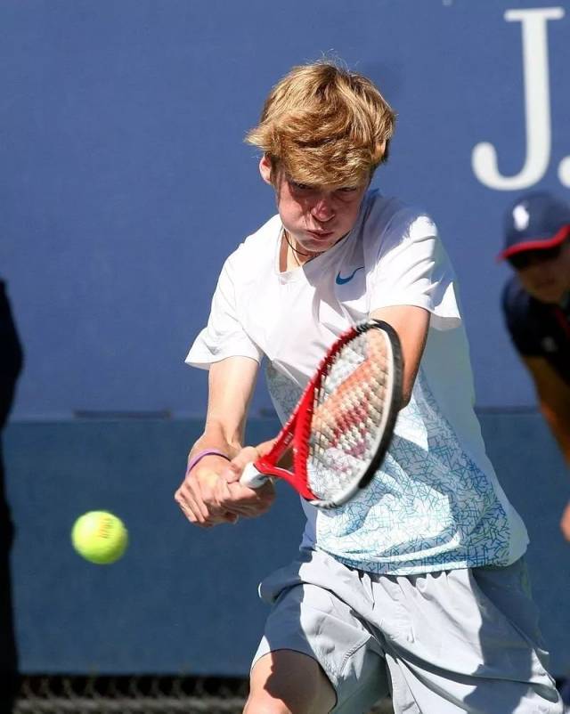 势约在1 势约在1